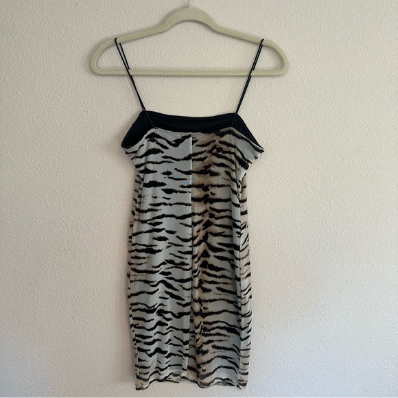 Forever 21 woman’s multi dress size large - Picture 6 of 6